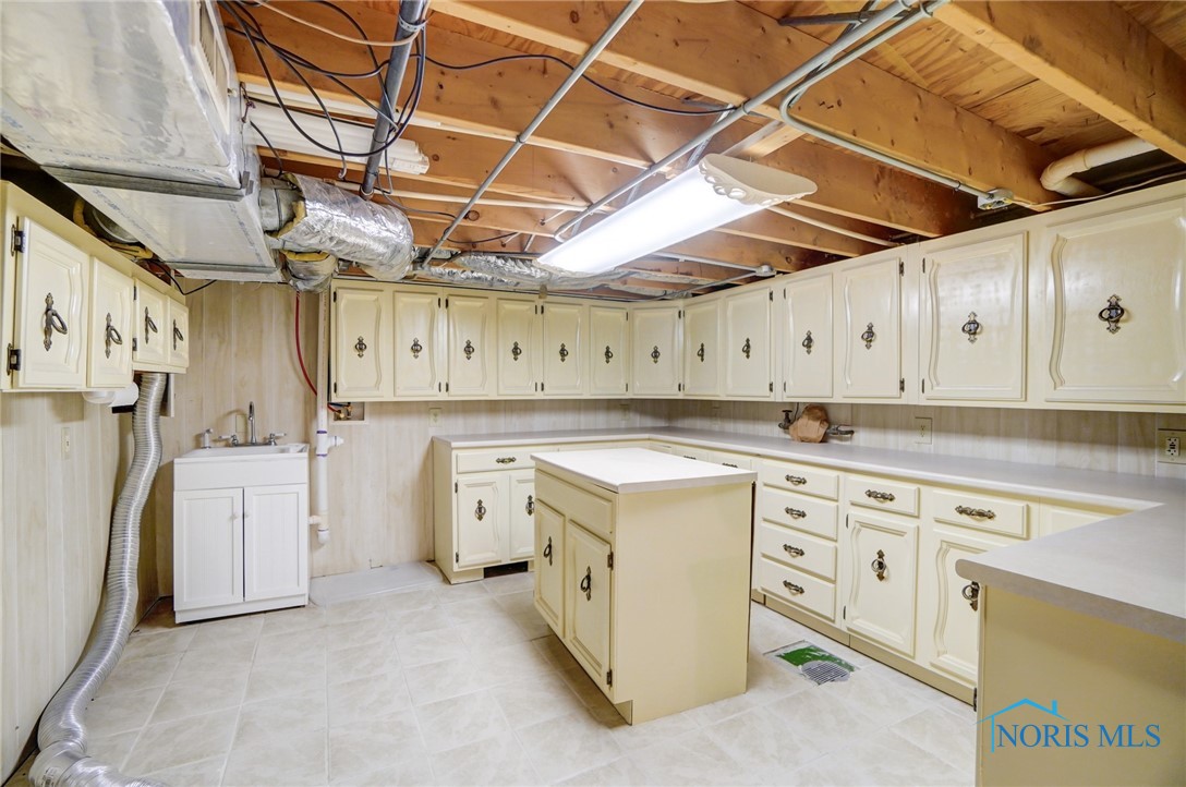 6444 Antoinette Lane