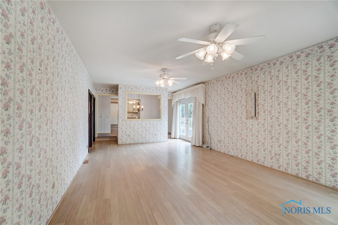 6444 Antoinette Lane