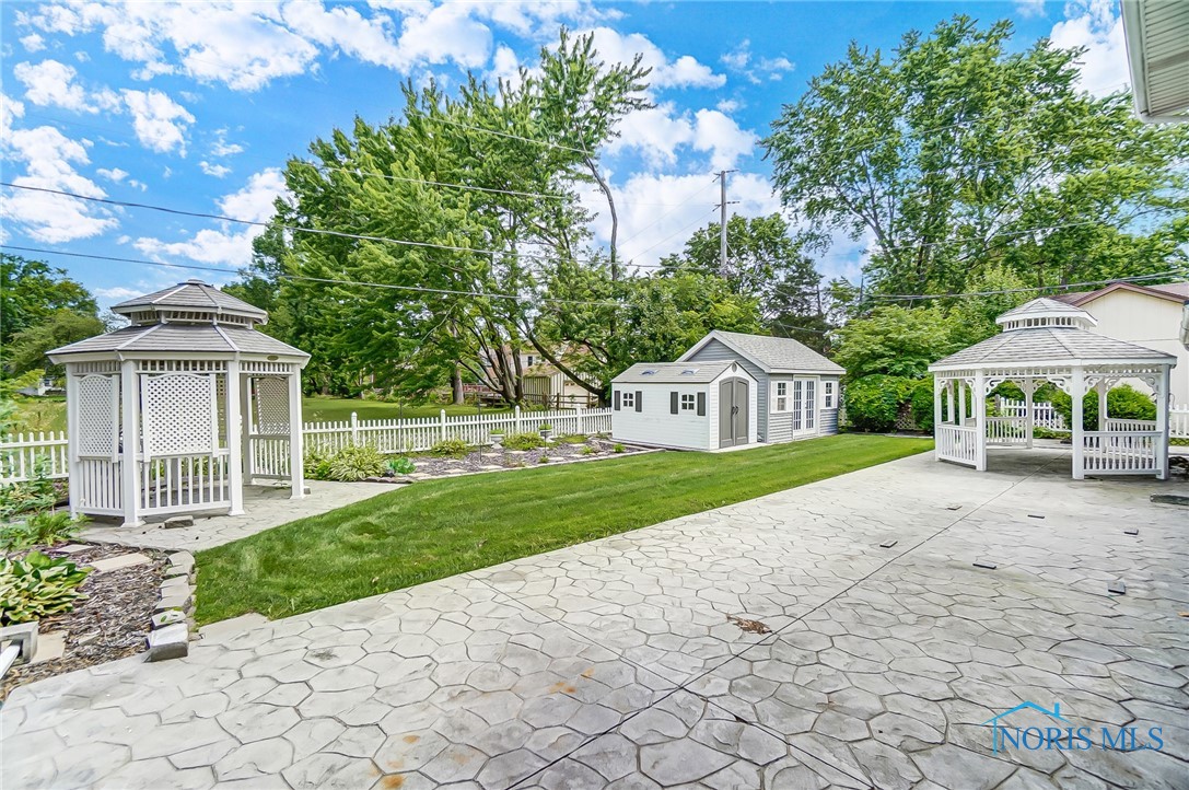 6444 Antoinette Lane