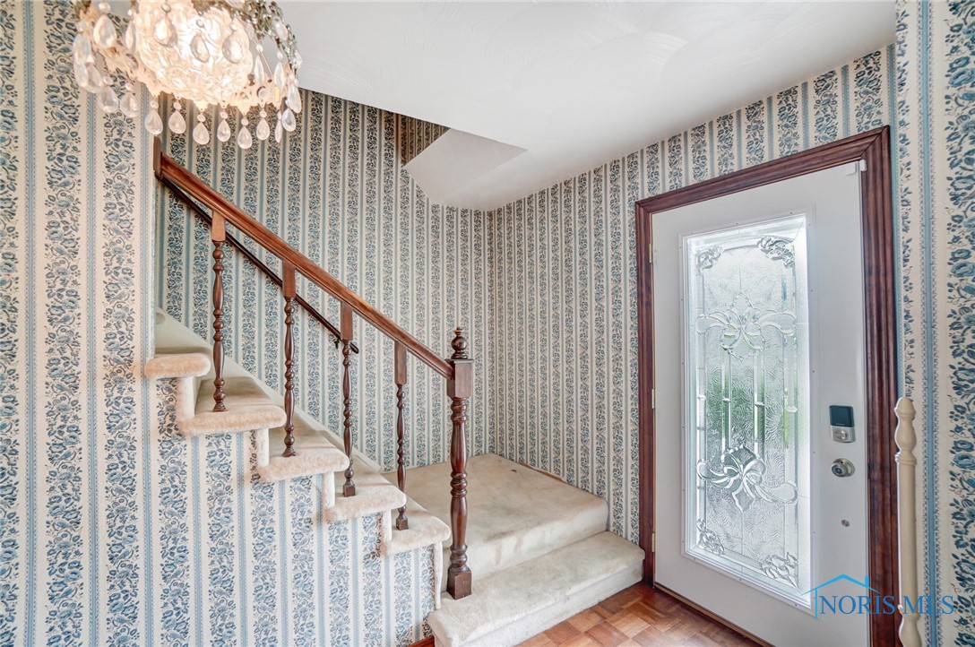 6444 Antoinette Lane