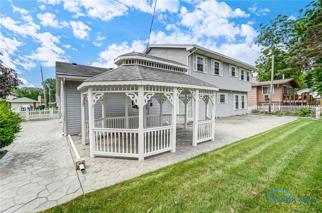 6444 Antoinette Lane