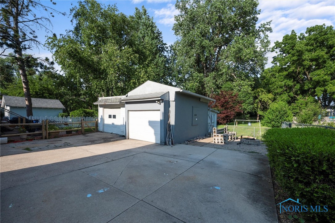 3824 Willys Parkway