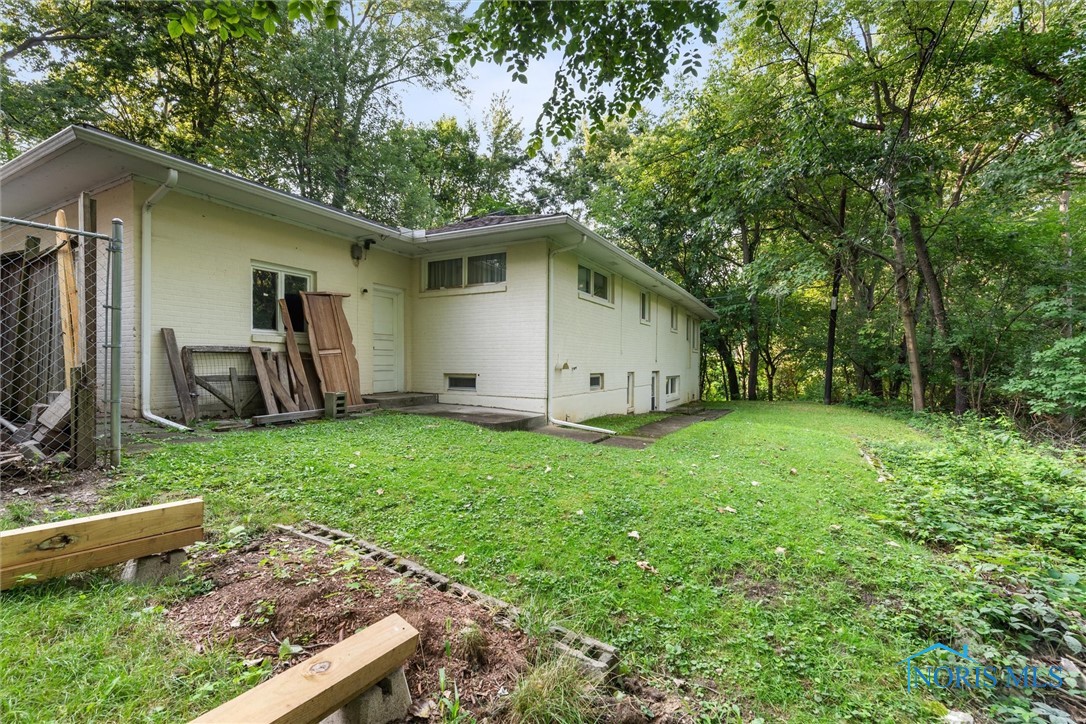 823 Wylie Avenue