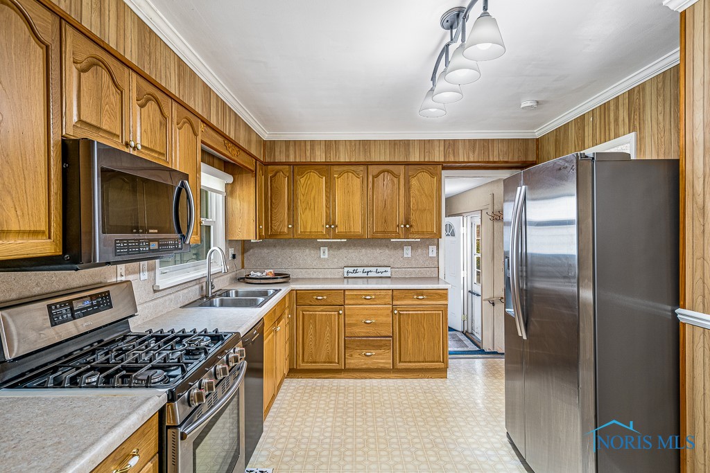 1144 Metcalf Road