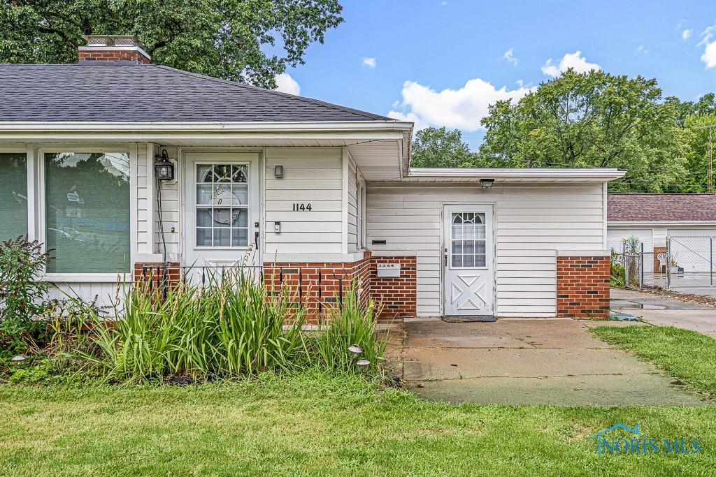 1144 Metcalf Road