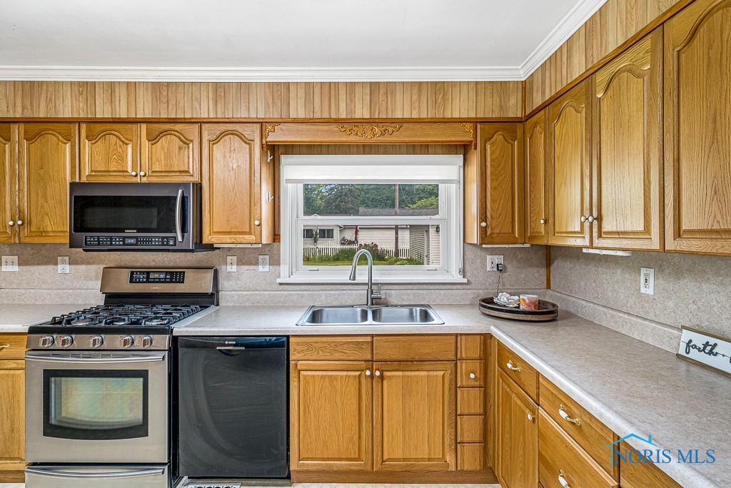 1144 Metcalf Road