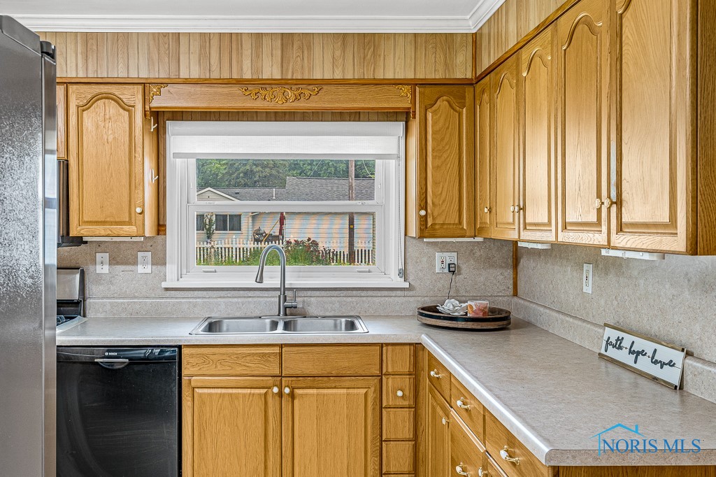 1144 Metcalf Road