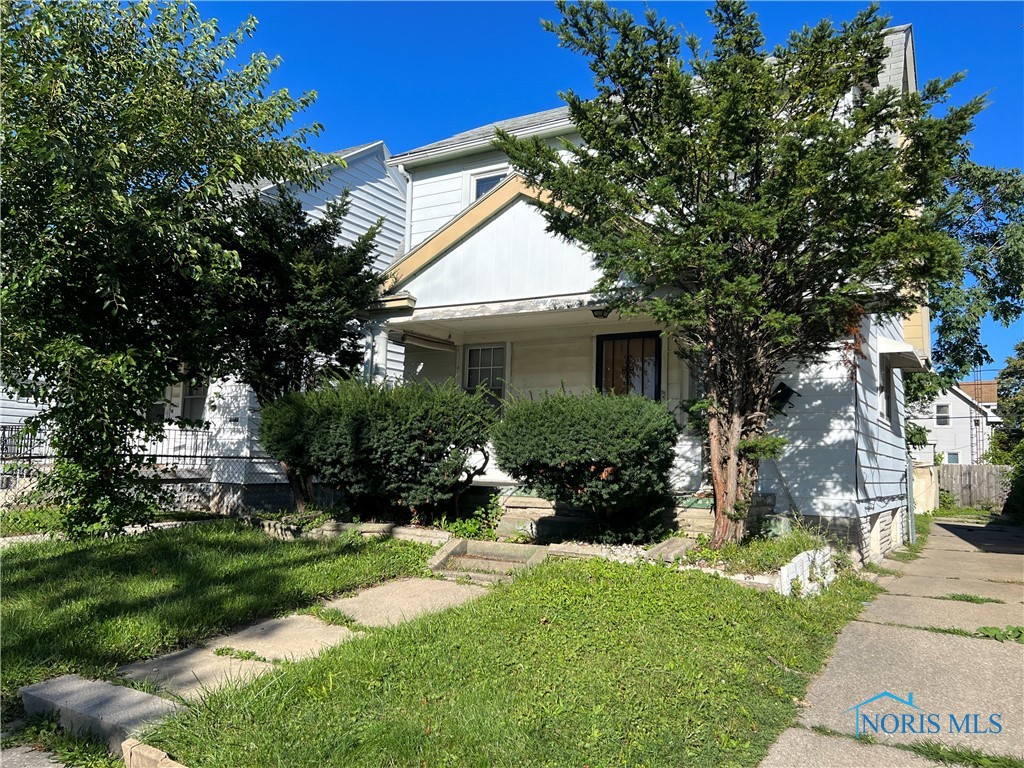 3212 Blackstone Drive