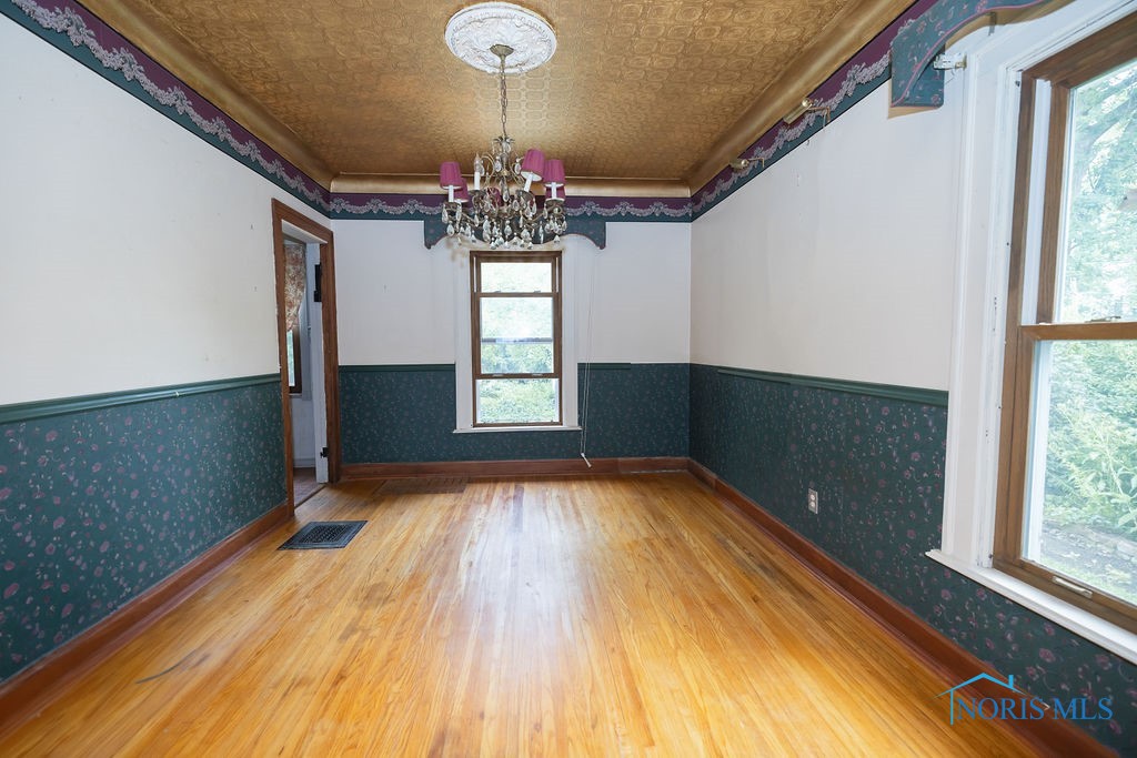 227 E Broadway Street