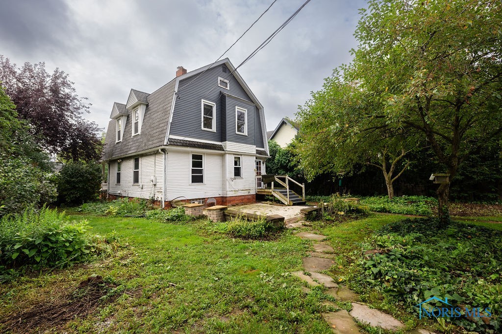 227 E Broadway Street