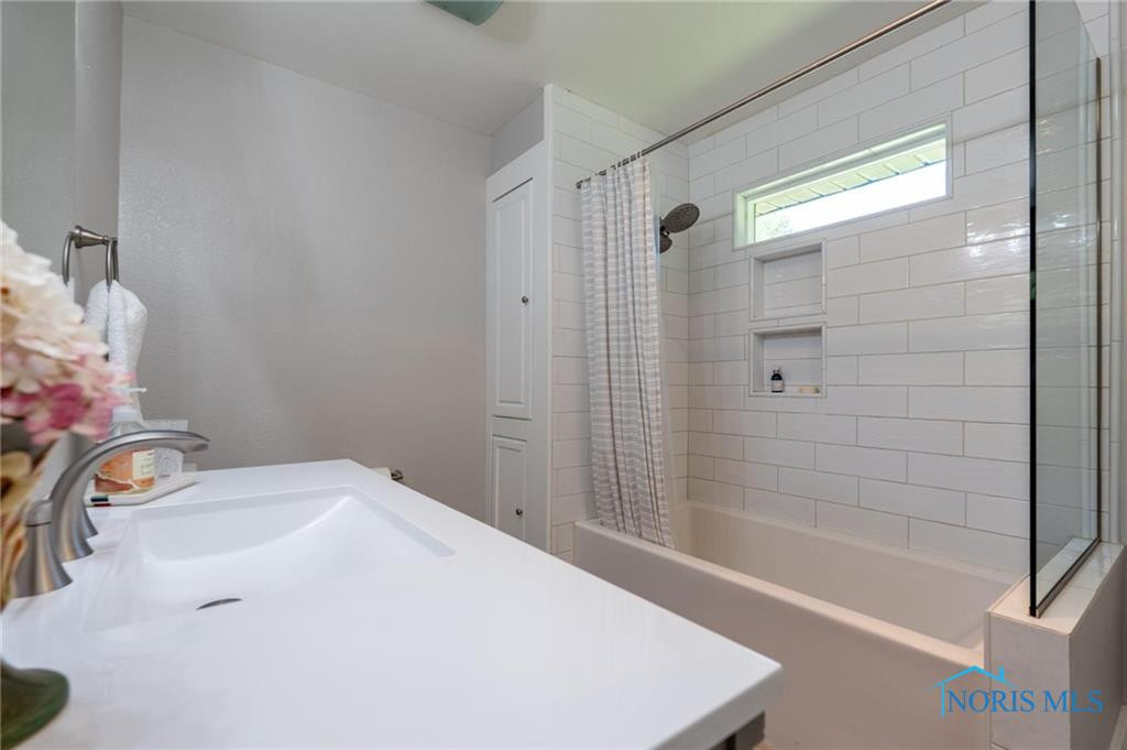 9252 Maumee Western Road