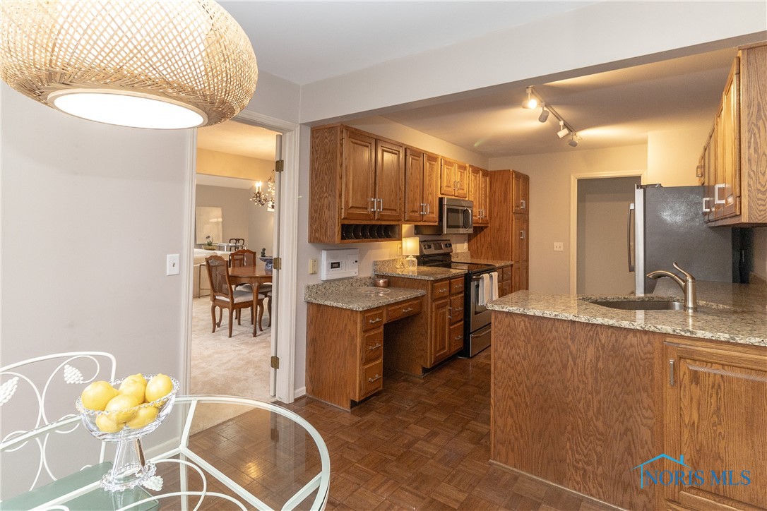 6810 Carrietowne Lane 6810