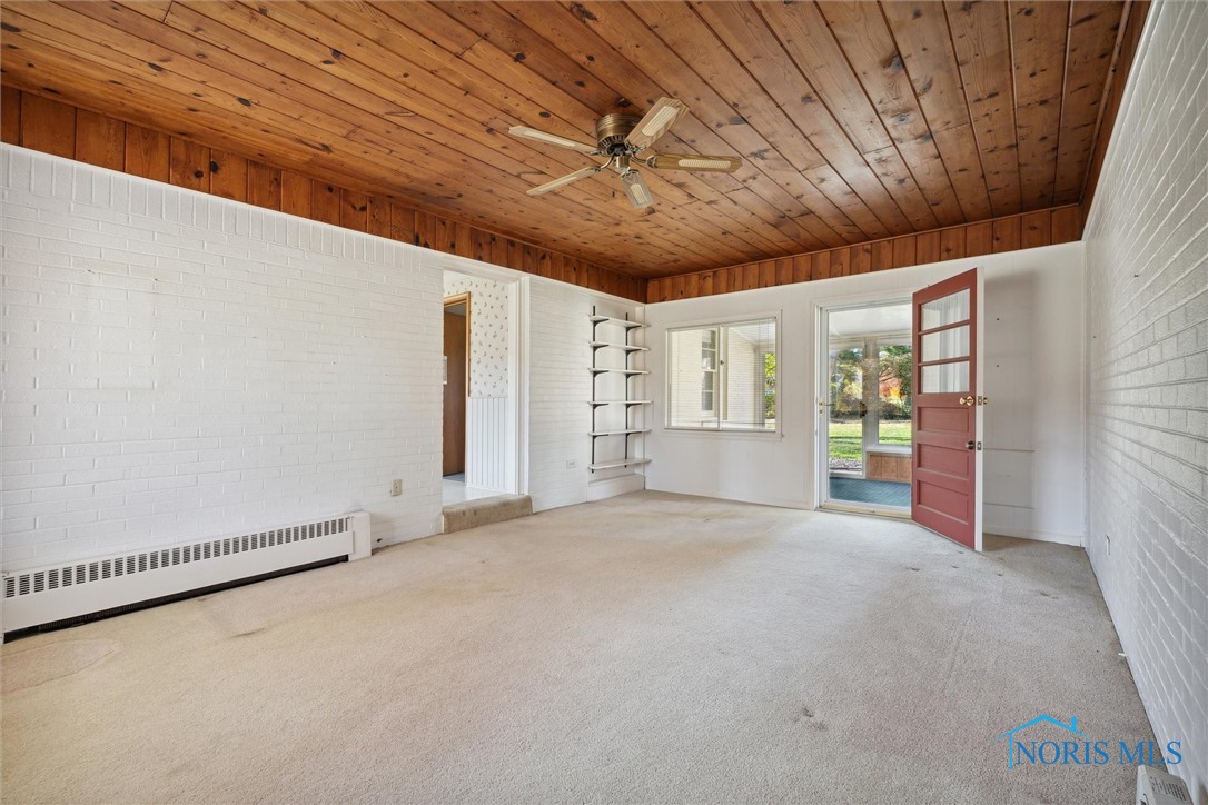 1914 Green Valley Drive