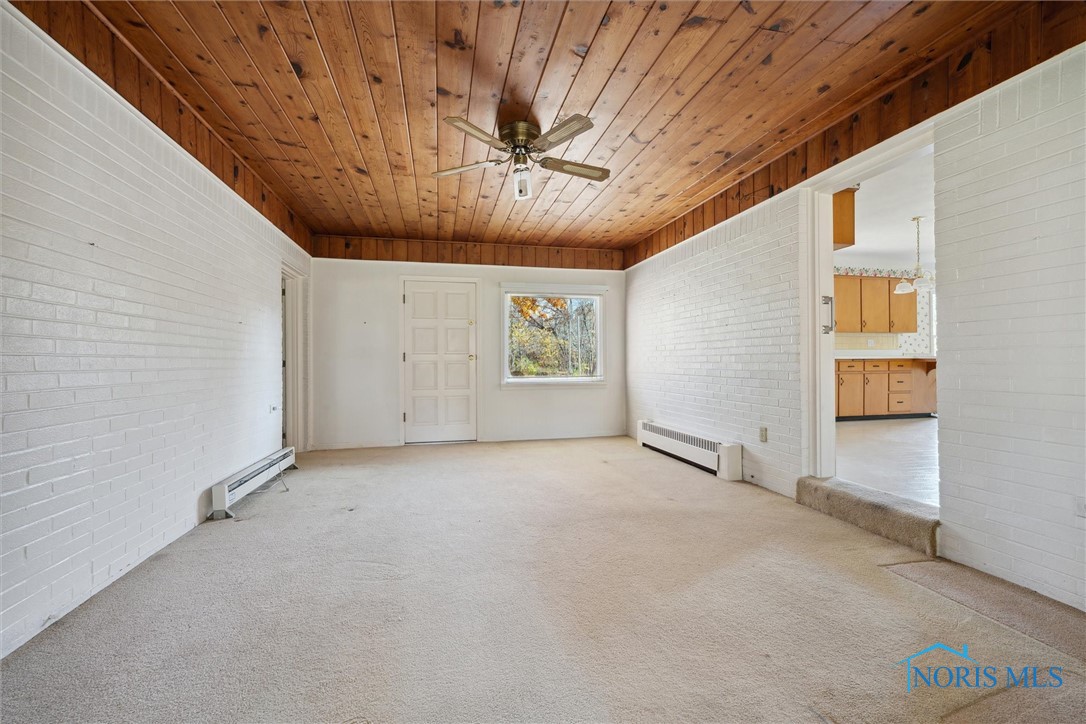 1914 Green Valley Drive