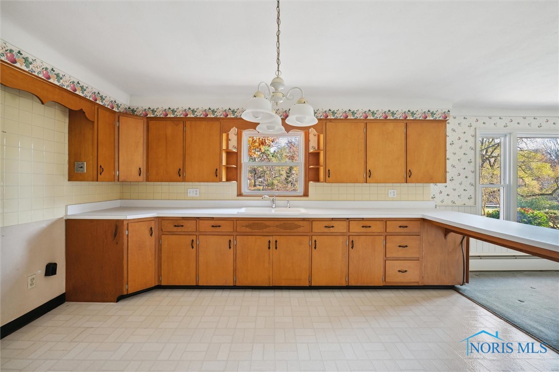 1914 Green Valley Drive