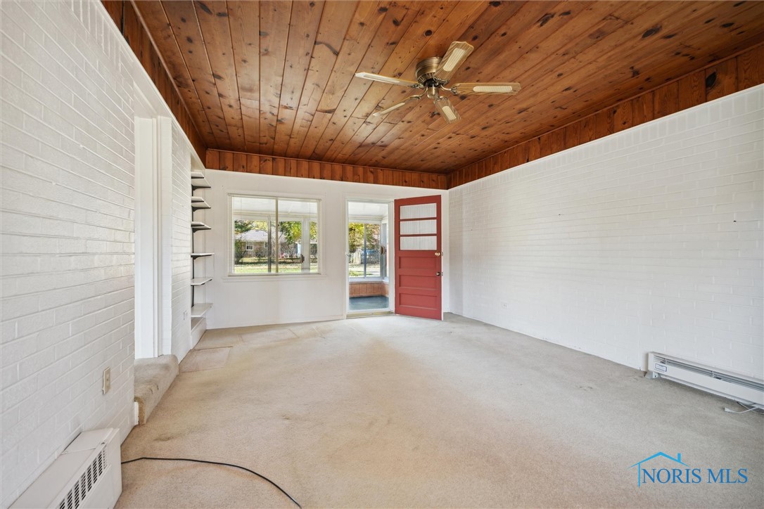 1914 Green Valley Drive