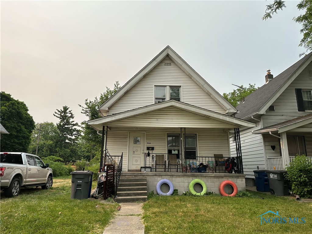 916 Clay Avenue