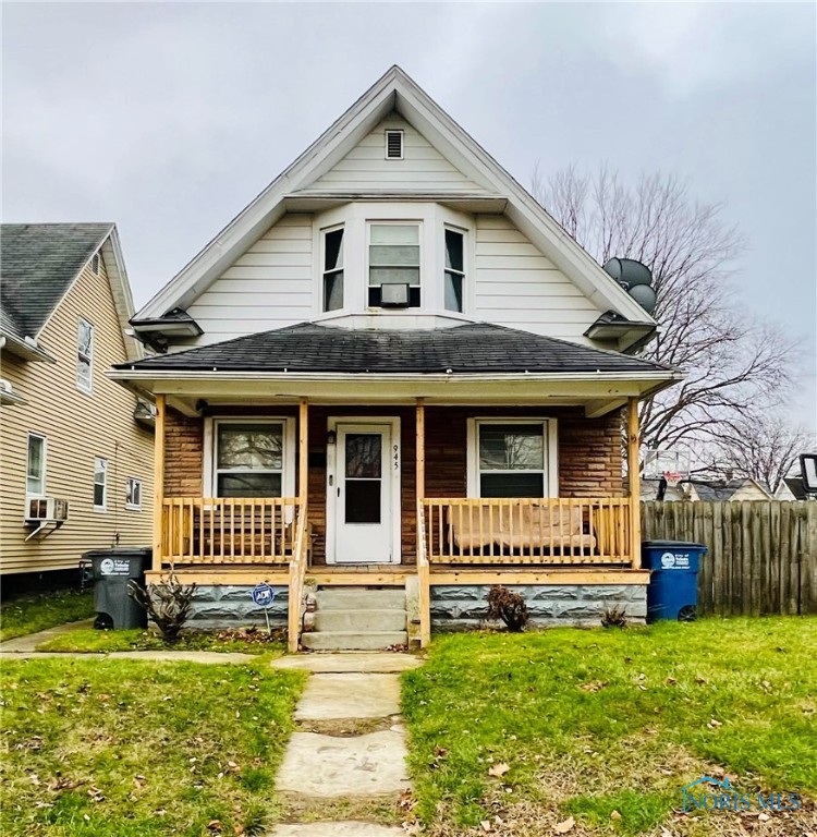 945 Woodland Avenue