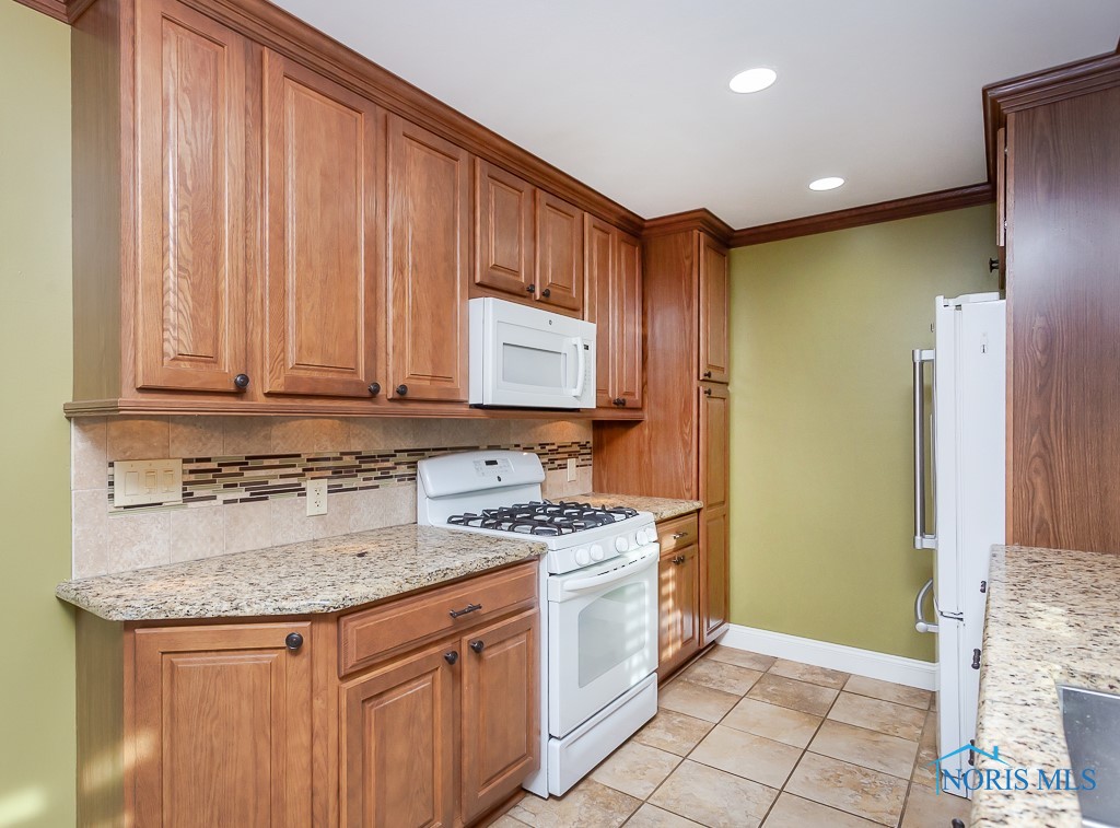 6044 Indian Trail