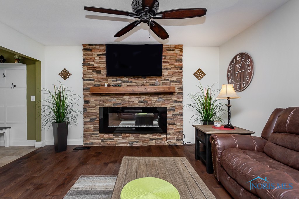 6044 Indian Trail