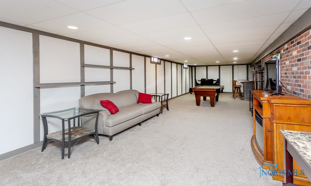 6044 Indian Trail