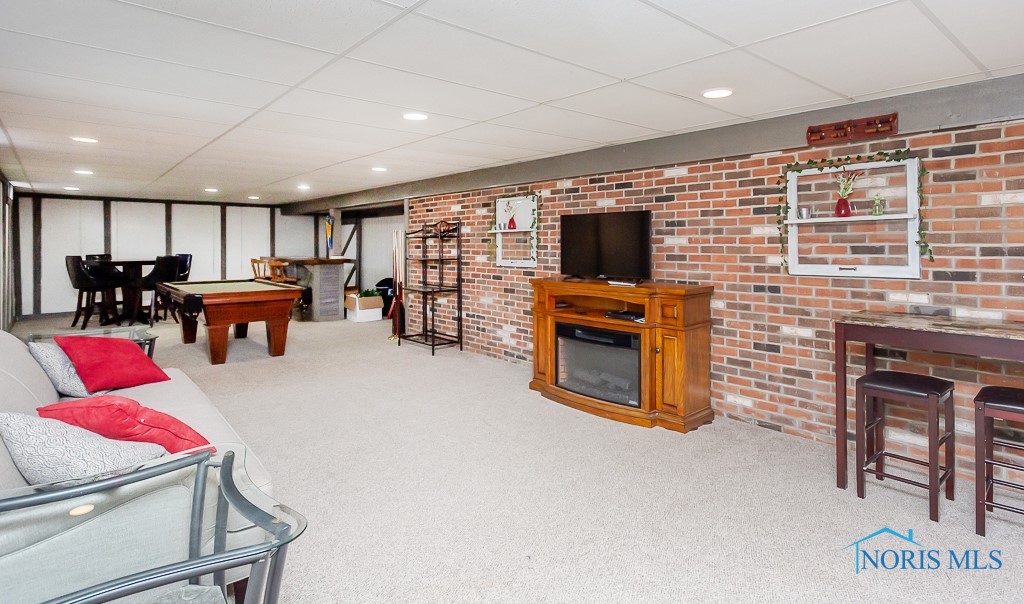 6044 Indian Trail