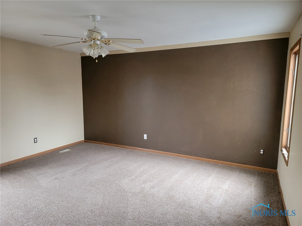 1401 Logan Lane
