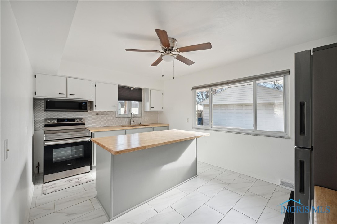 5558 Armada Drive