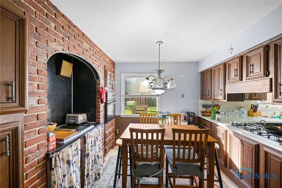 3798 Driftwood Road