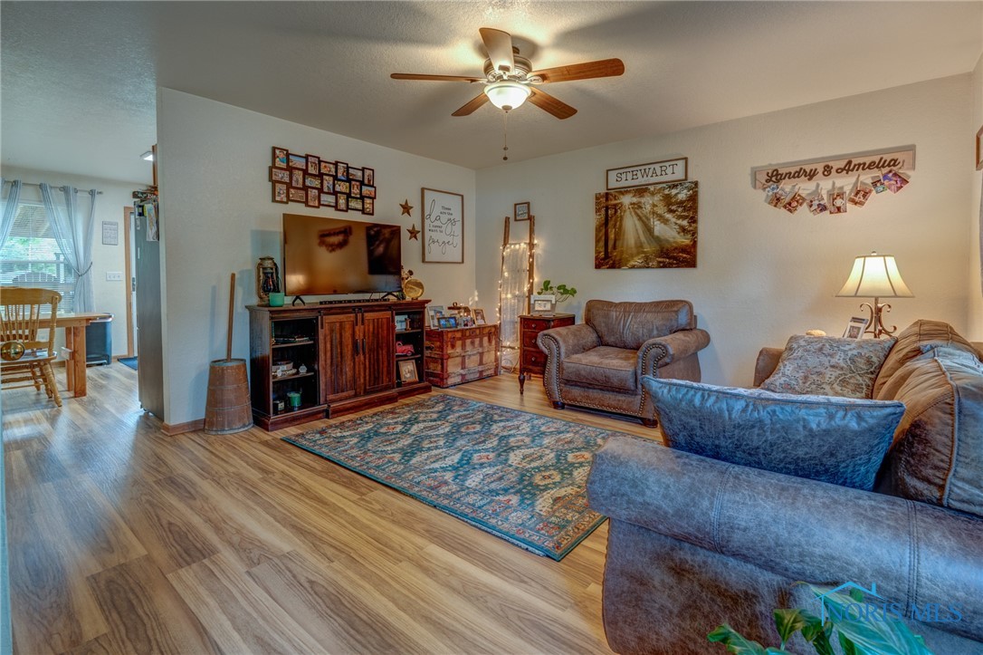 9623 Oak Run Court