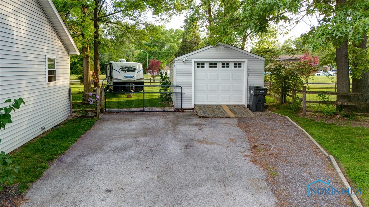 9623 Oak Run Court
