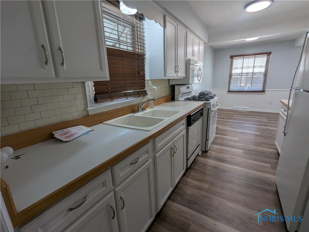 22 W Poinsetta Avenue