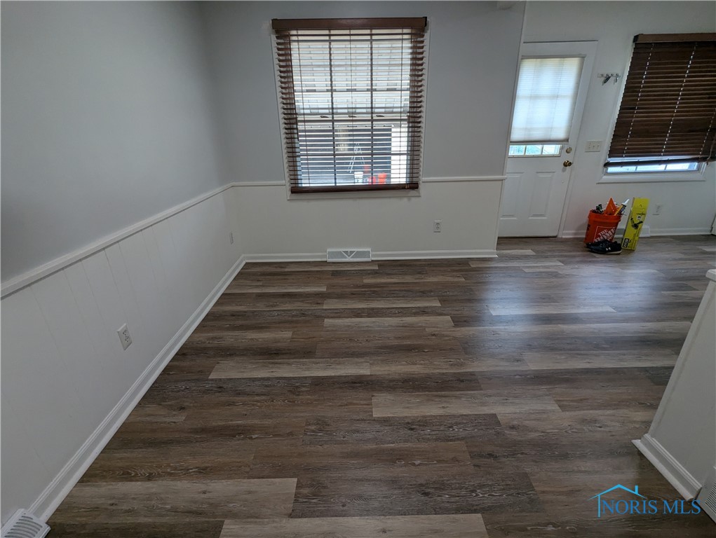 22 W Poinsetta Avenue