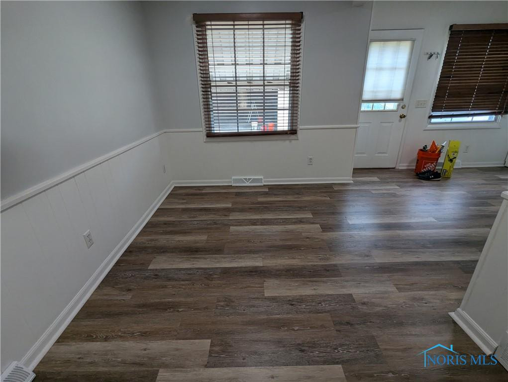 22 W Poinsetta Avenue