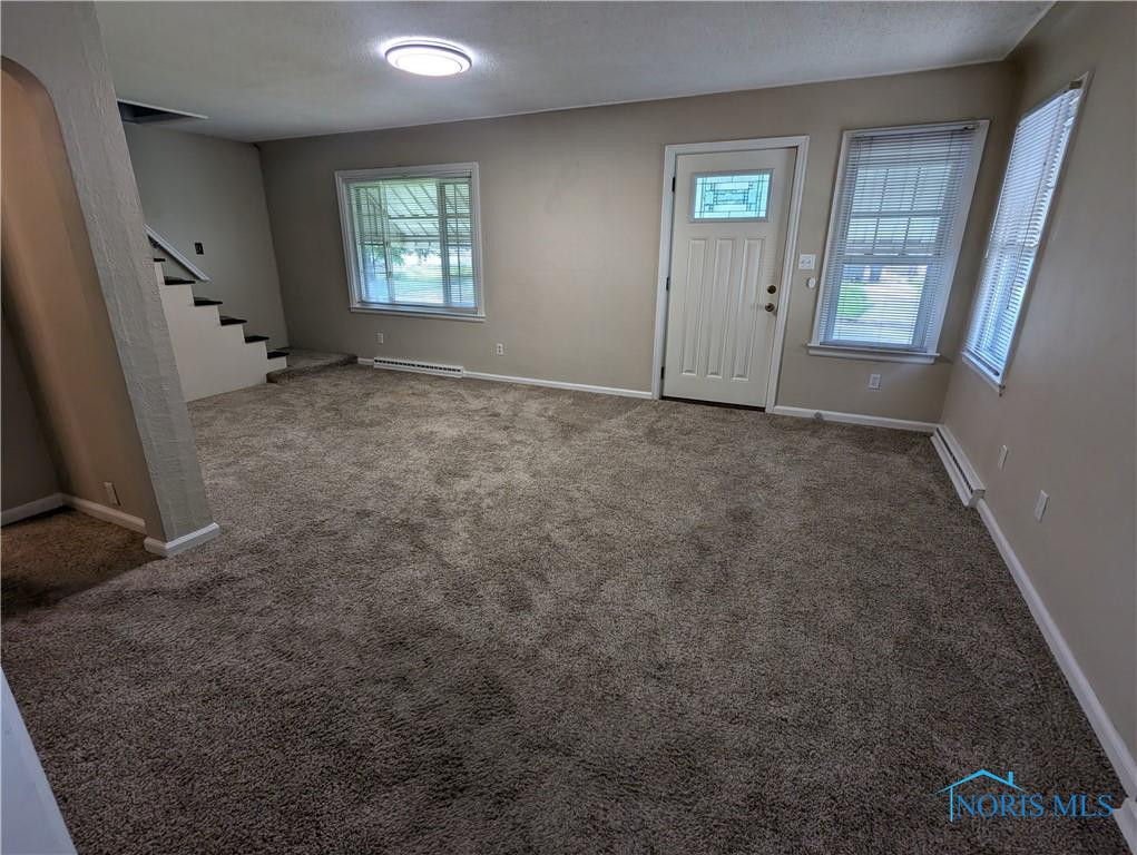 22 W Poinsetta Avenue