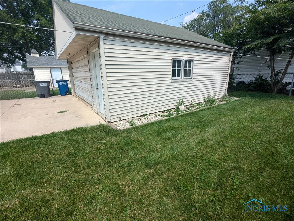 22 W Poinsetta Avenue