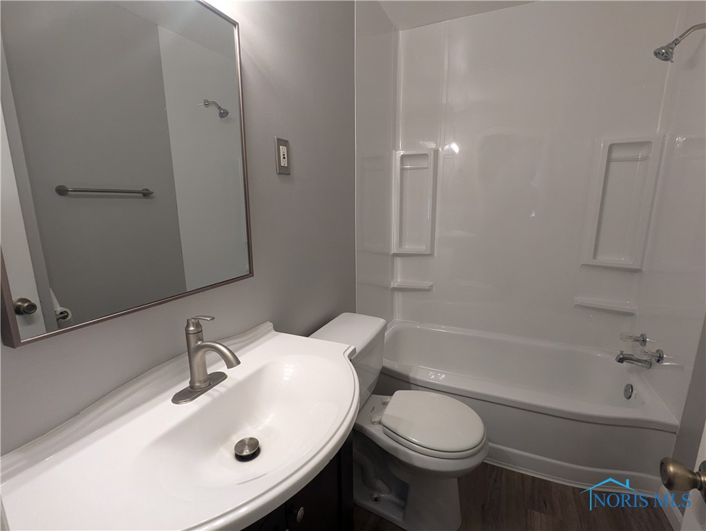 22 W Poinsetta Avenue