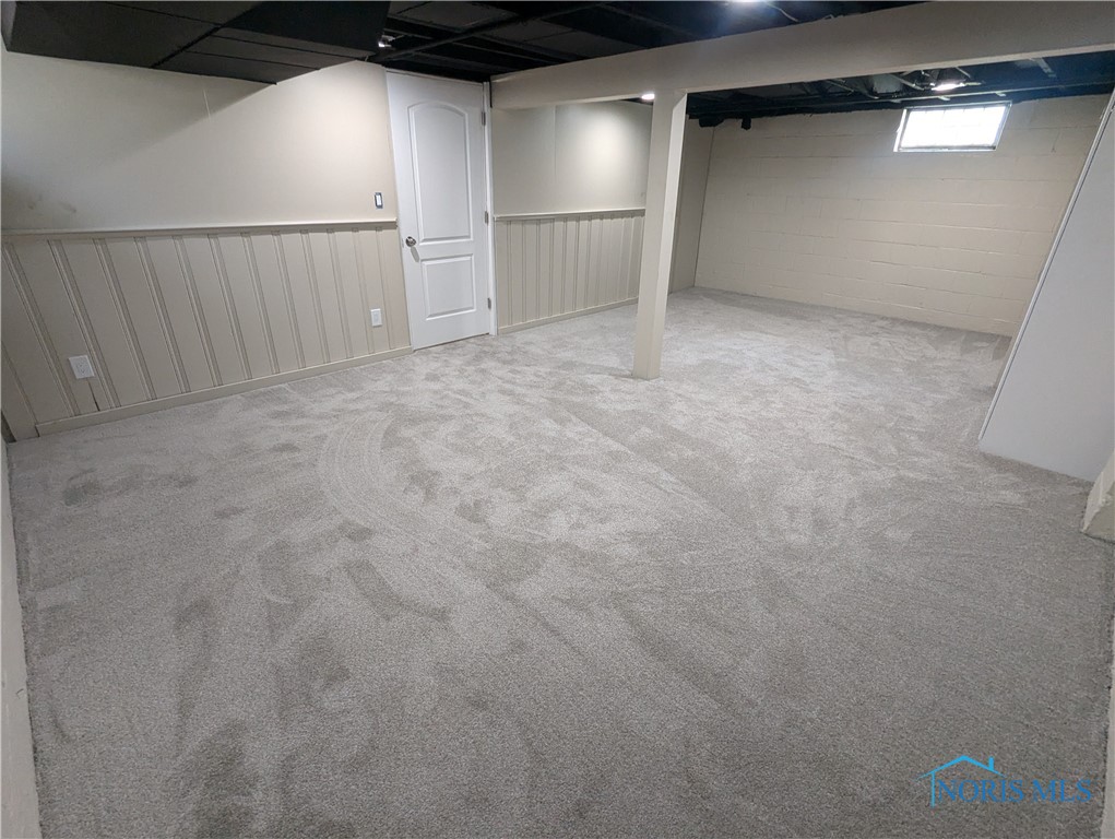 22 W Poinsetta Avenue