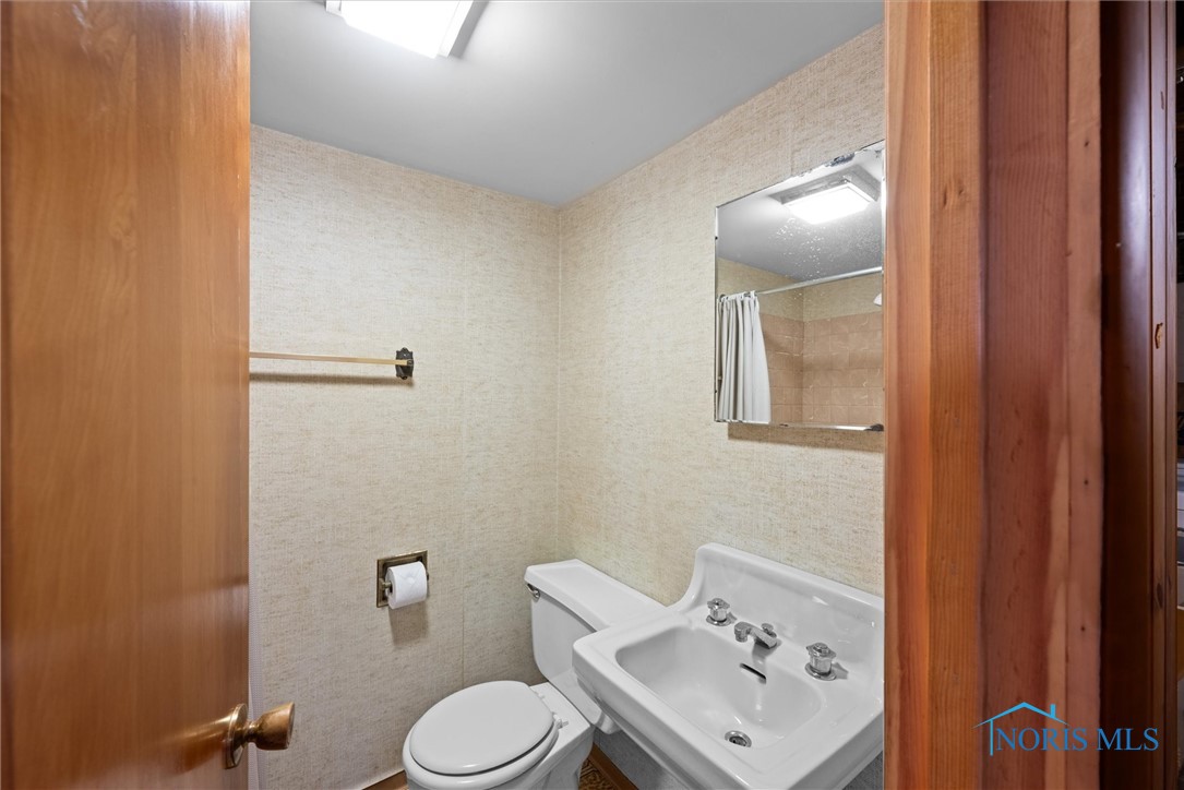 2321 Castlewood Drive