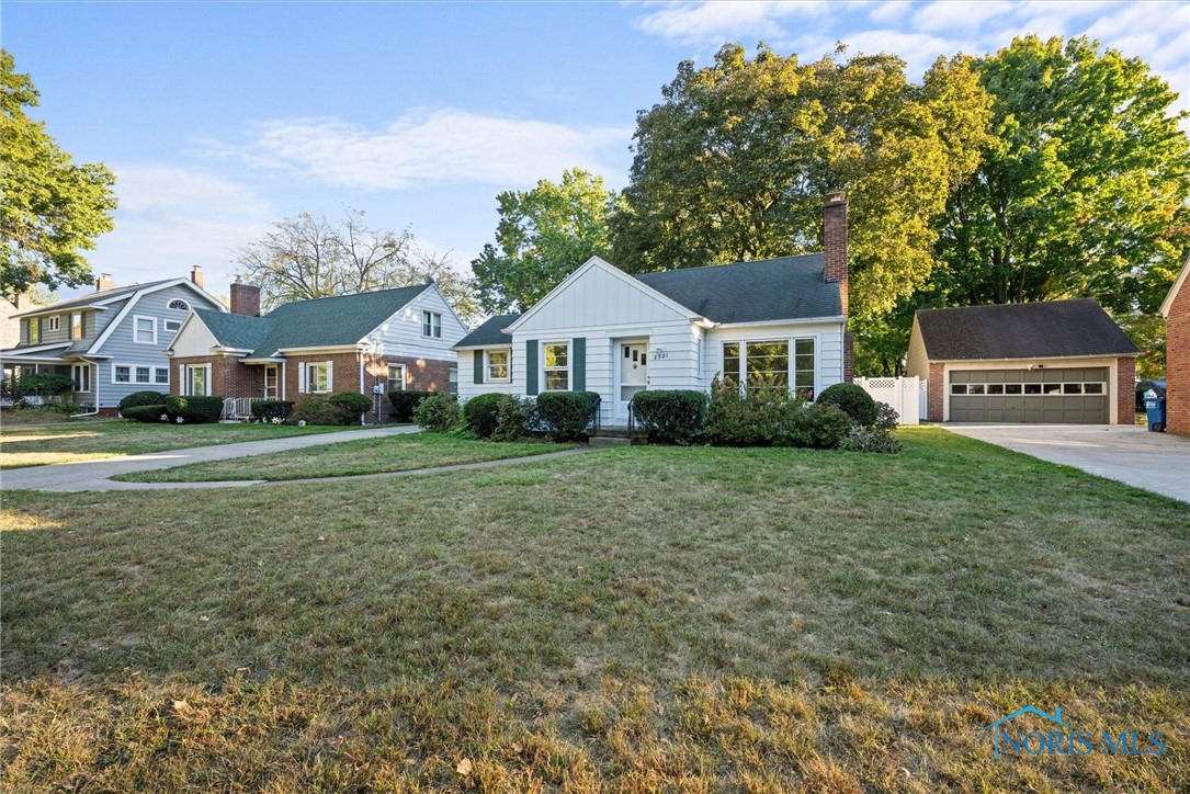 2321 Castlewood Drive