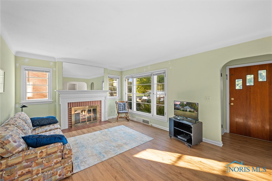 2321 Castlewood Drive