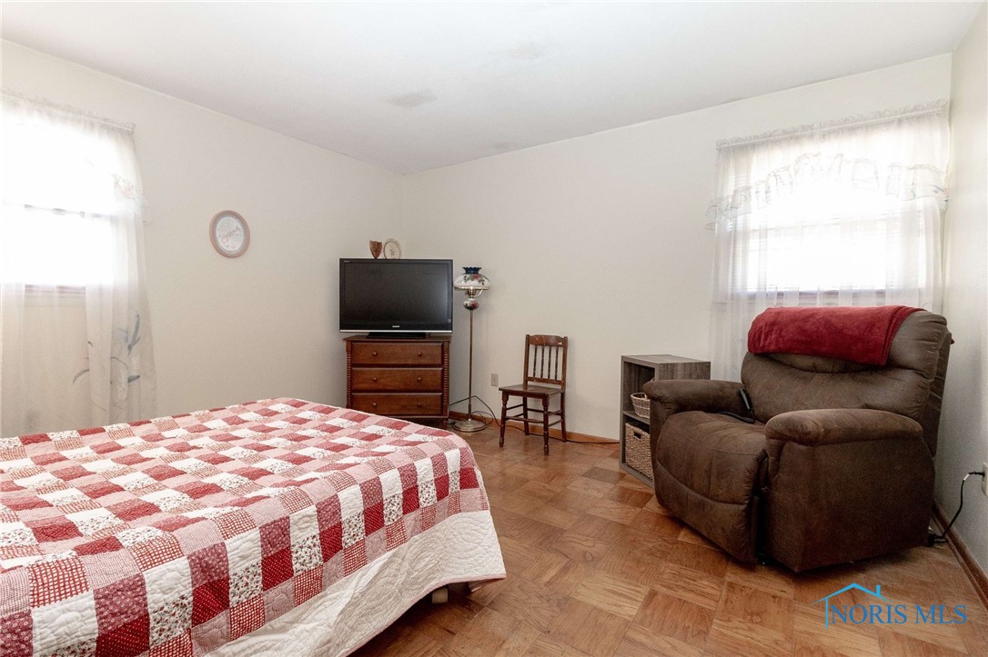 5564 Bannockburn Drive
