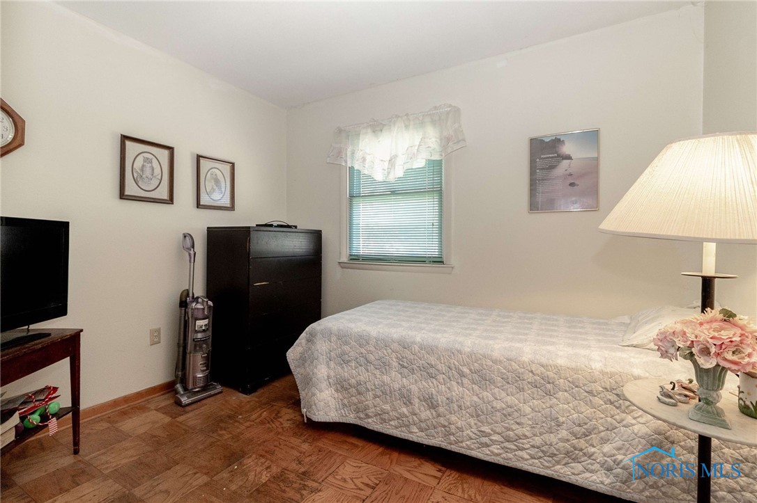 5564 Bannockburn Drive