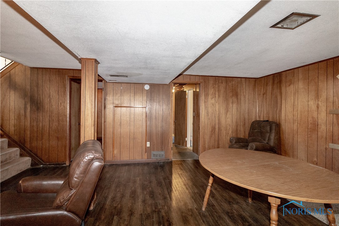 5564 Bannockburn Drive
