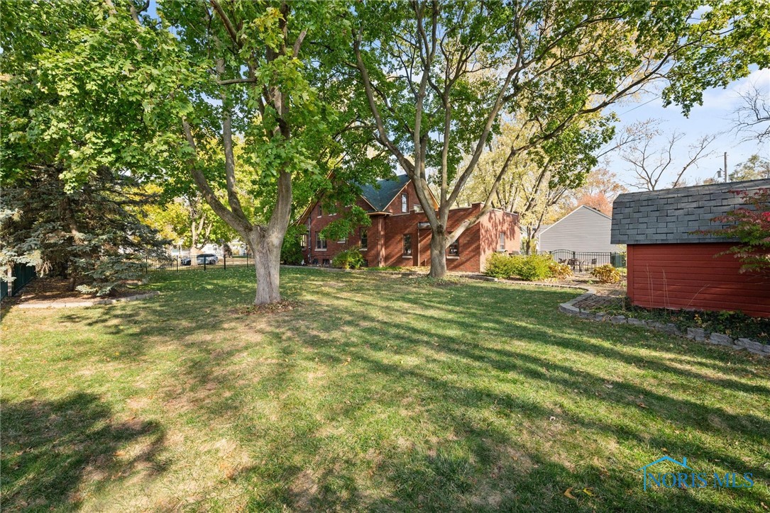 318 E 7th Street