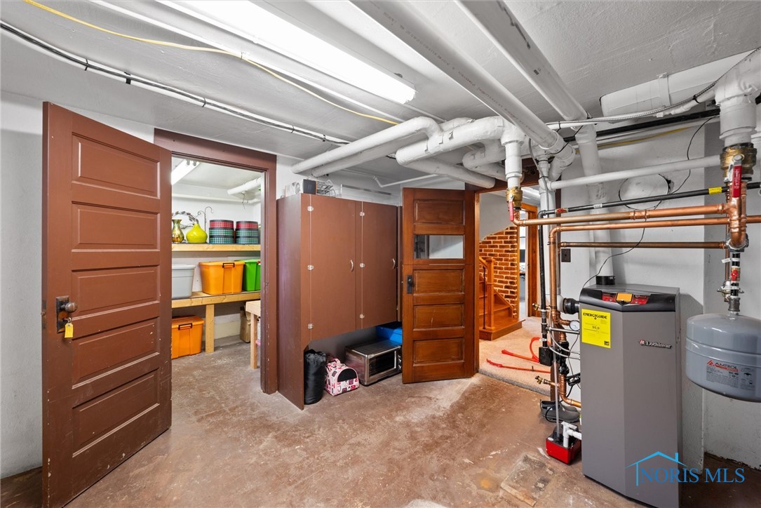 318 E 7th Street