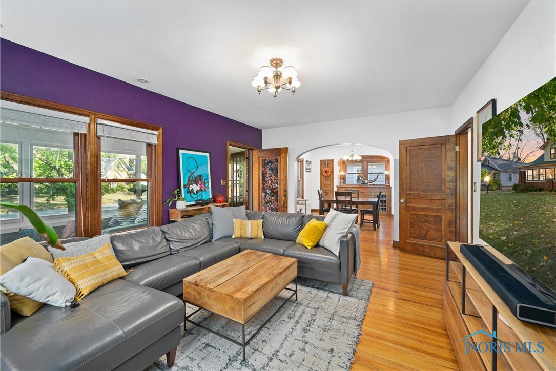 318 E 7th Street