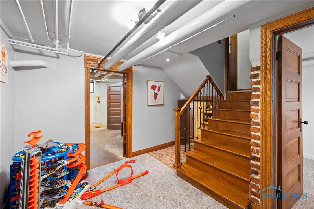 318 E 7th Street