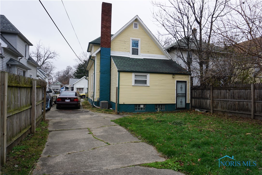 913 Berry Street