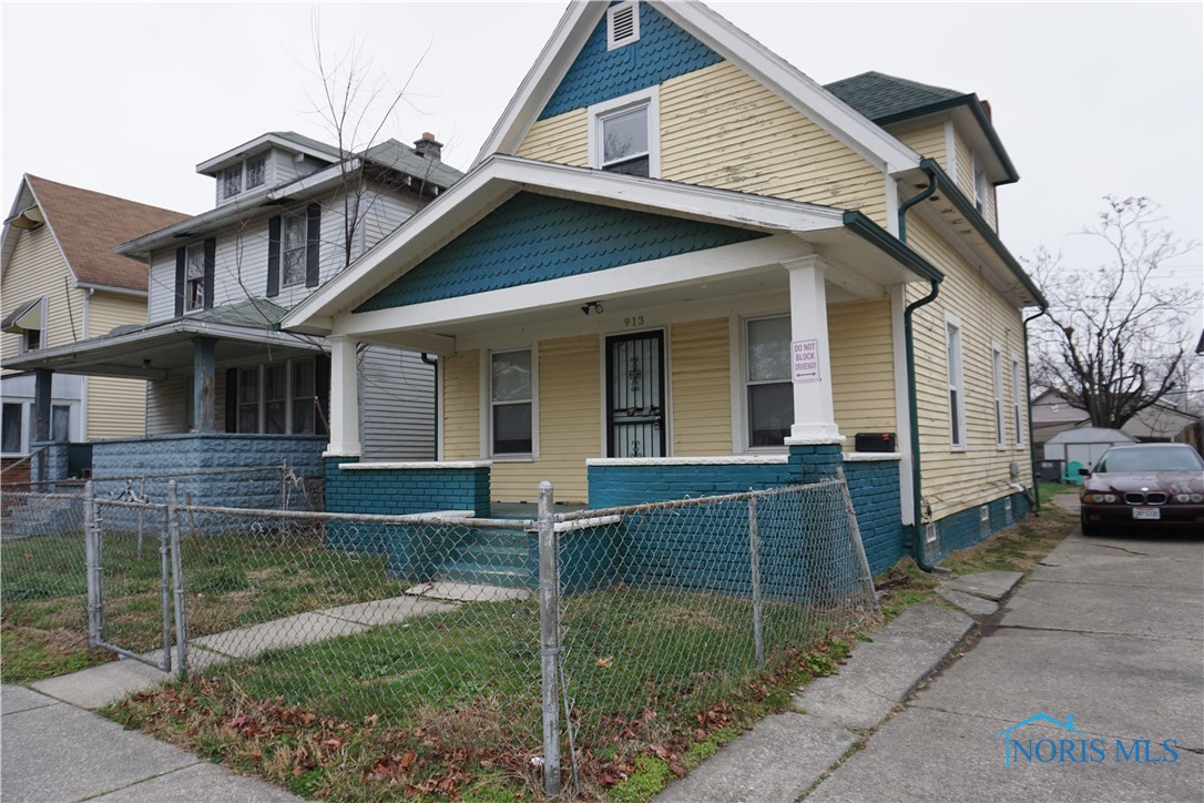 913 Berry Street